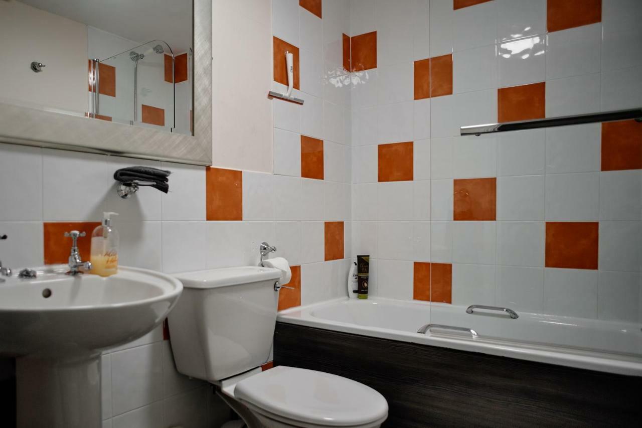 Central Located Two Bedroom Suite Bristol Buitenkant foto